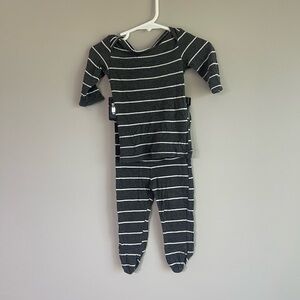 Solly Baby footie set